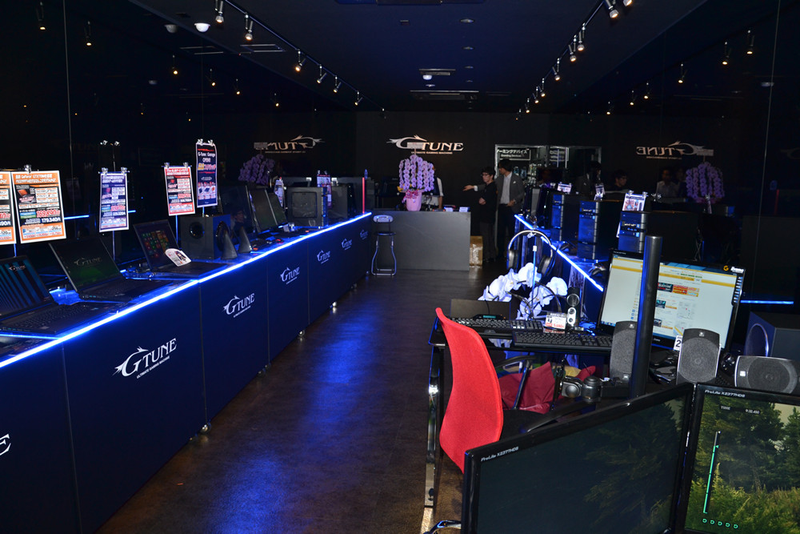 Illustration for article titled Inside a Swanky Tokyo Shop for PC Gamers